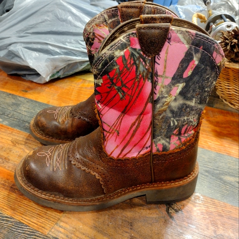 Ariat Boots (7B)